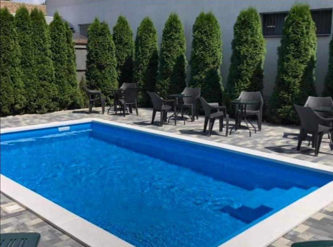 Hotel Brill Orosháza מראה חיצוני תמונה