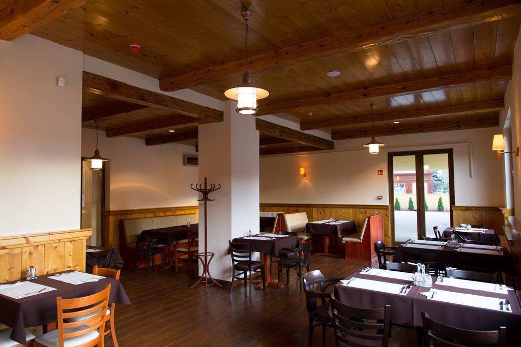 Hotel Brill Orosháza מראה חיצוני תמונה