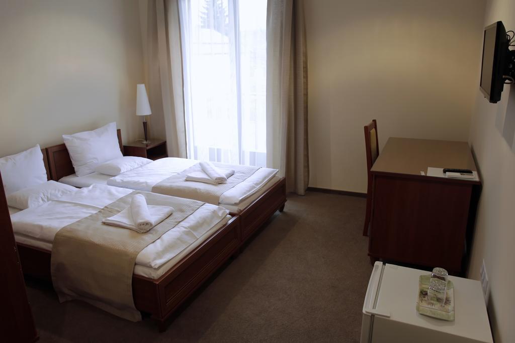 Hotel Brill Orosháza מראה חיצוני תמונה