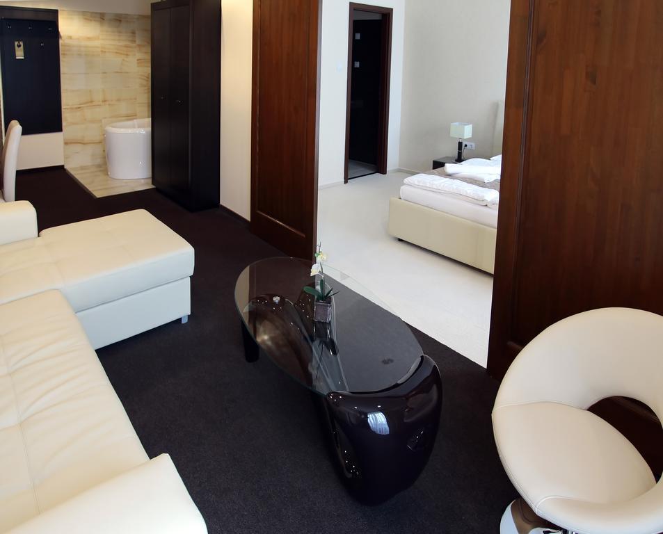 Hotel Brill Orosháza חדר תמונה