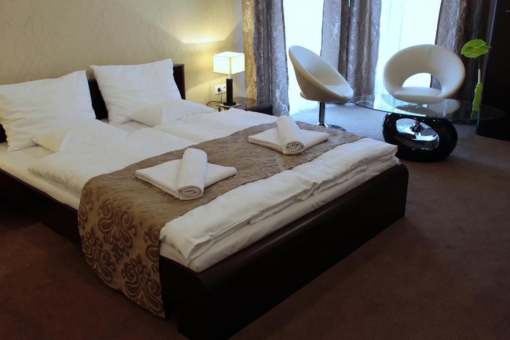 Hotel Brill Orosháza חדר תמונה