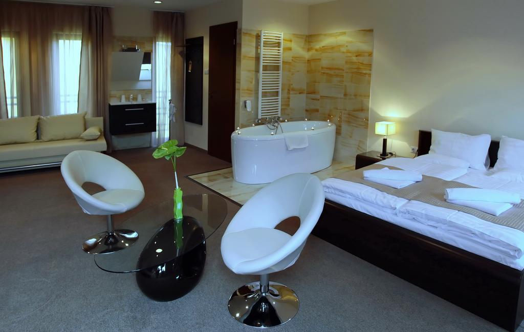 Hotel Brill Orosháza חדר תמונה