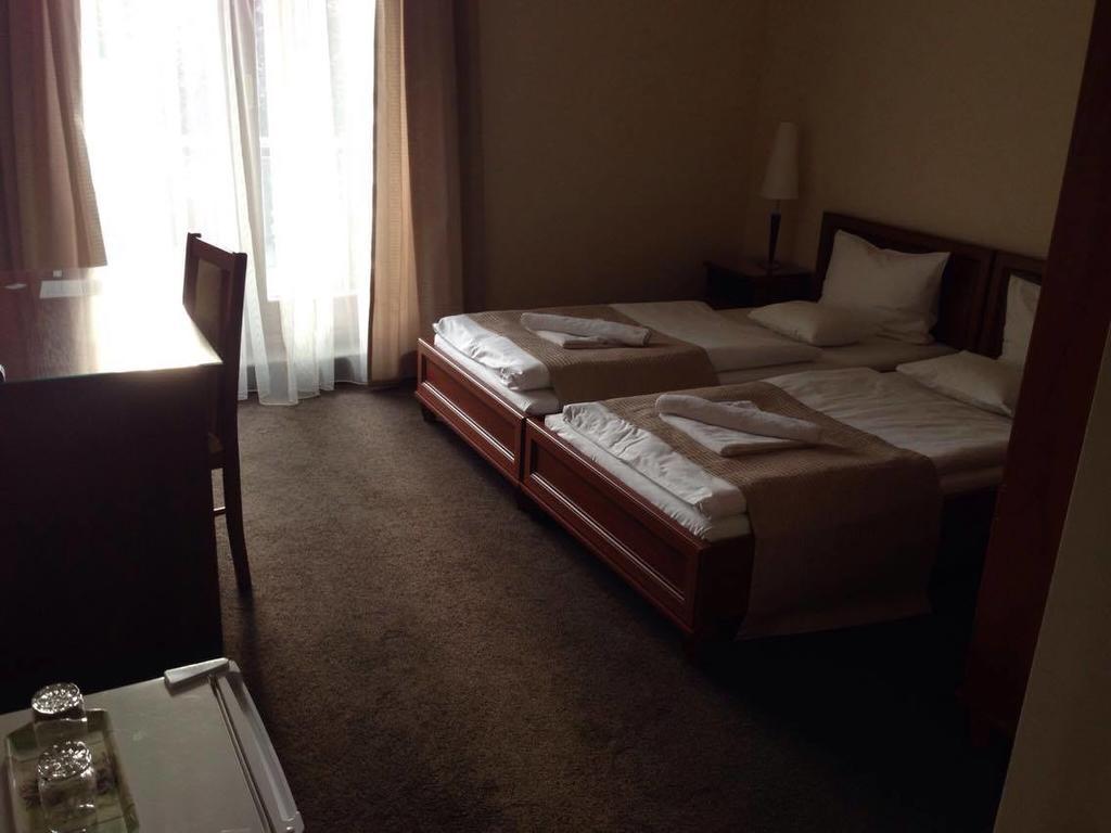 Hotel Brill Orosháza מראה חיצוני תמונה